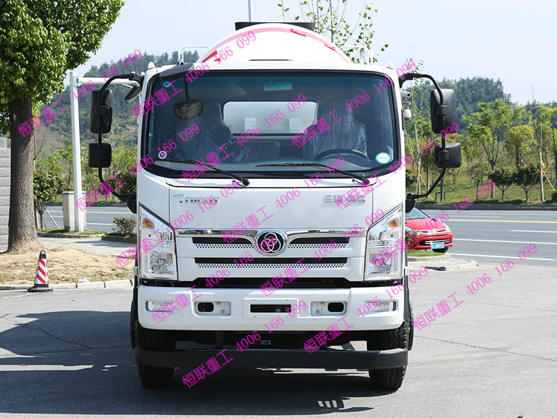 三环十通小型搅拌车