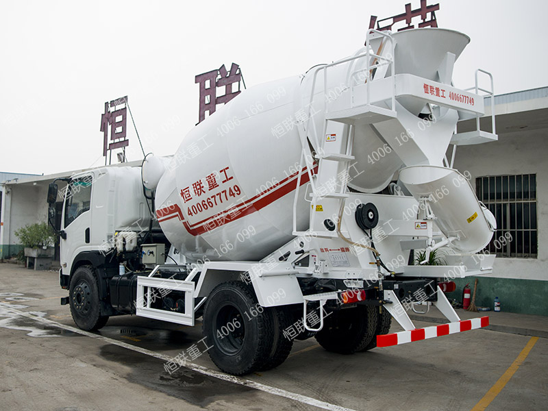 三环水泥搅拌车